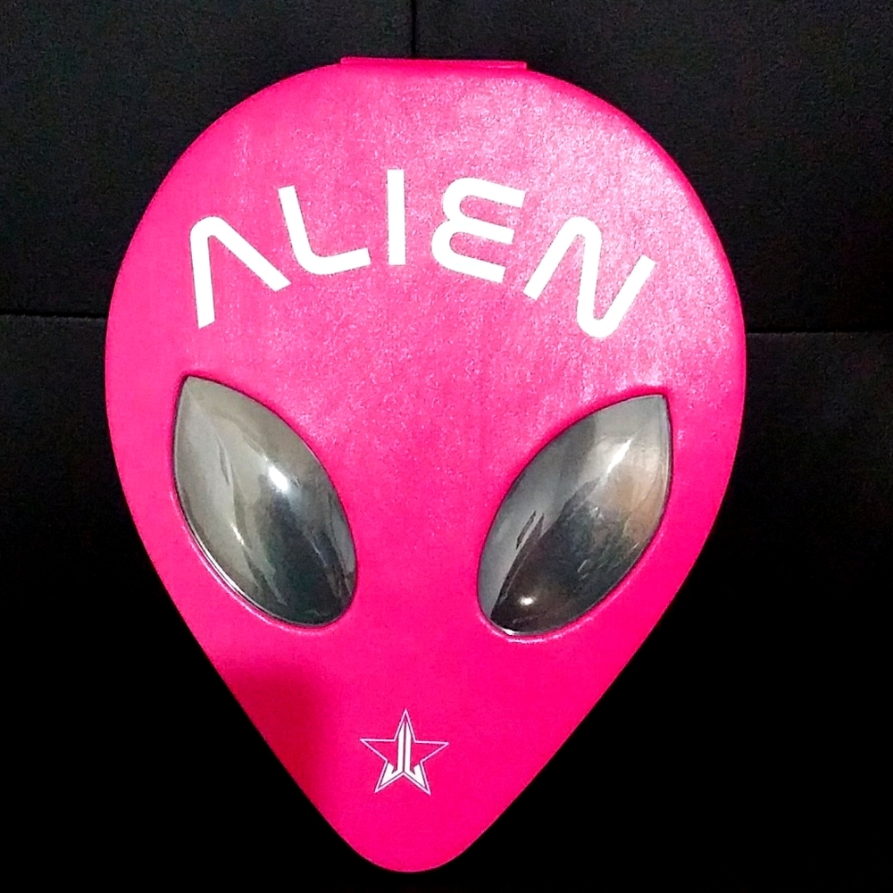 Jeffree Star Alien Eyeshadow Palette